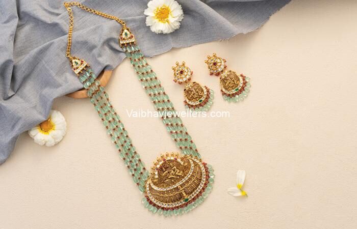 Vaibhav Jewellers 22Kt Traditional Beads Chain Pendant Set