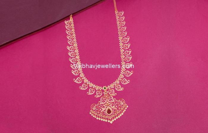 Vaibhav Jewellers 18Kt Close Setting Diamond Traditional Paisley Motif Haram