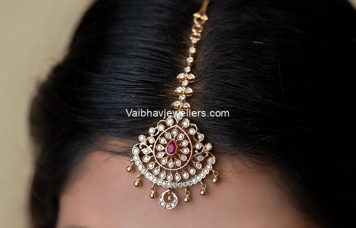 18Kt Gold Radiant Ripples Diamond Maang