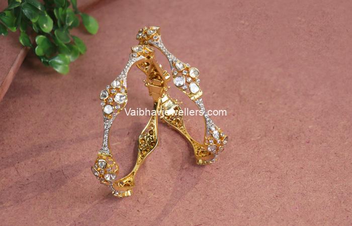 18Kt Luxurious Polki Diamond Bangles
