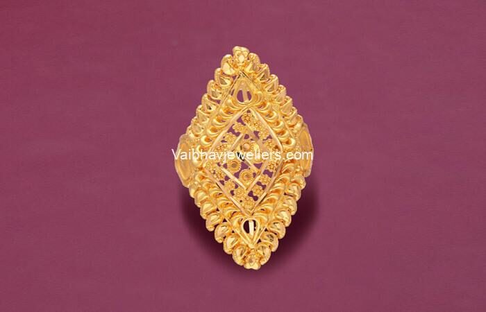 22Kt Plain Gold Ladies Engagement Ring