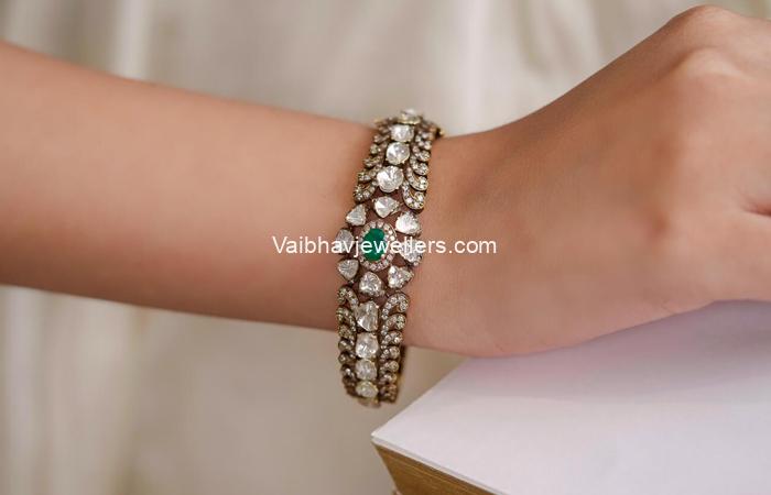 Gold Designer Bracelet With Polki