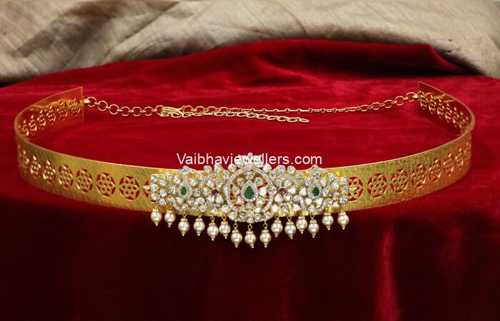 Vaibhav Jewellers 22Kt Temple Convertible Vaddanam cum Pachi Necklace
