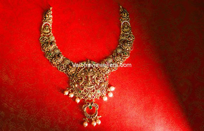 Conventional Antique Gold Kundan Necklace