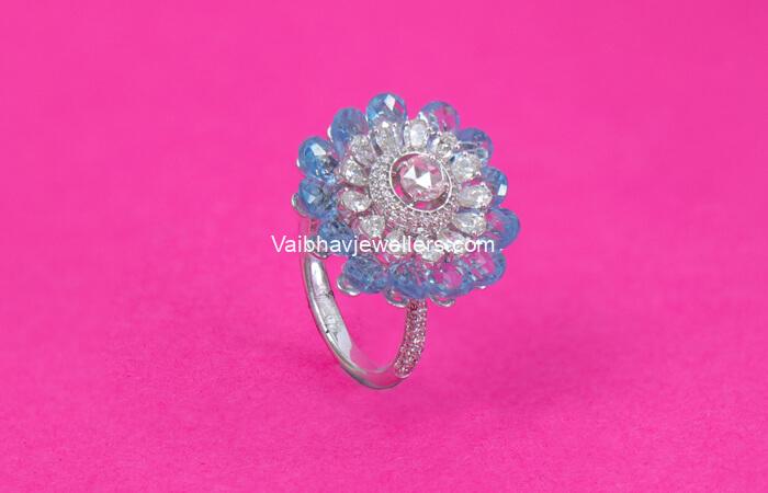 18Kt Azure Blossom Diamond Ring 148VG9039