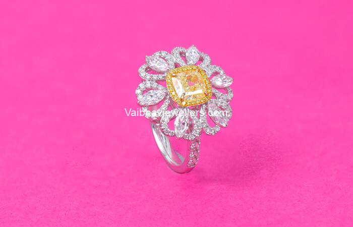 18Kt White Gold Floral Heart Diamond Ring 148VU4841