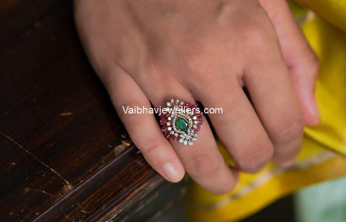 18Kt Captivating Charisma Diamond Ring