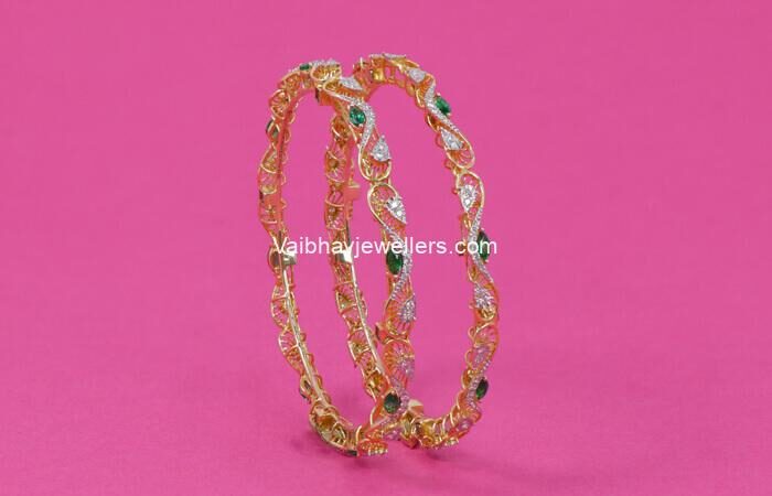 18Kt Dazzling Heart Shape Diamond Bangles 173VG1954