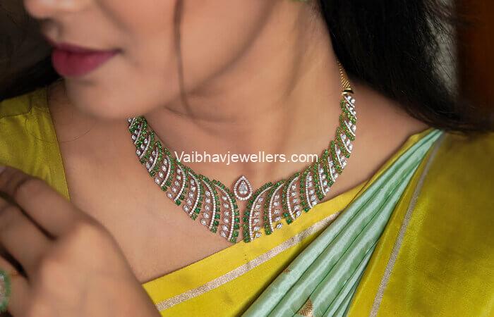 18Kt Gold Queenly Diamond Necklace