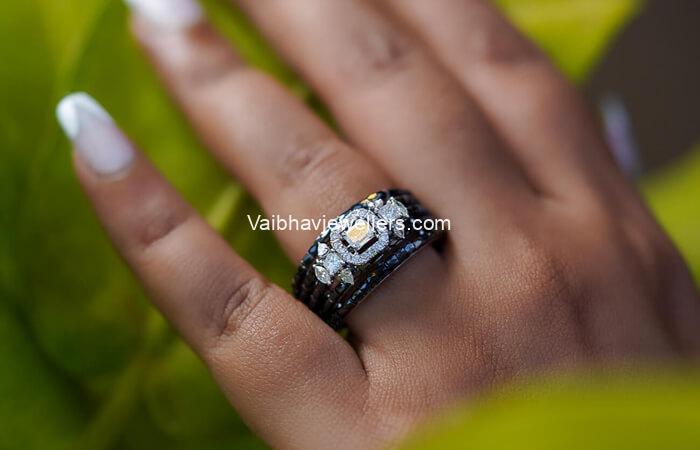 14Kt Sparkling Black Crystal Beads Diamond Ring