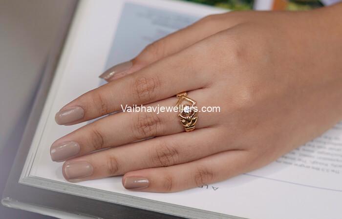 Sophisticated Single Stone Handmade Gold Ring