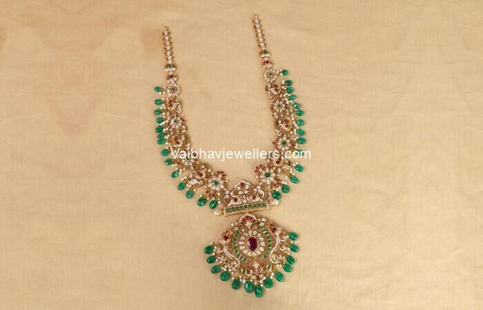 22Kt Mesmerizing Peacock Gold Haram