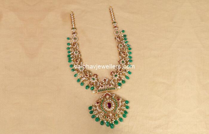 22Kt Mesmerizing Peacock Gold Haram