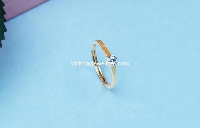 The Petite Shine Diamond Ring for Kids 483MHOJA910, crafted in 14K gold, is a dainty and elegant piece designed to celebrate special moments. Adorned with a sparkling diamond, this ring is lightweight and comfortable, perfect for little fingers. Ideal for birthdays and anniversaries, it combines charm and sophistication in a simple design. A thoughtful gift that will be treasured as a keepsake, this ring is a symbol of love and celebration.